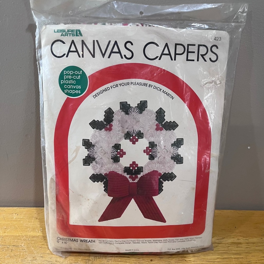 Vtg 1982 Leisure‎ Arts Canvas Capers Christmas Wreath Plastic Canvas Kit 423 NEW